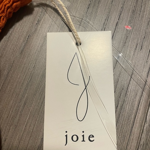 Woman’s size medium halter top/shirt - Picture 5 of 5